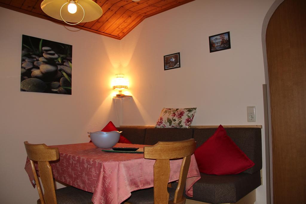 דירות סנט לאונרד אים פיצטל Haus Puit Mandarfen Pitztal חדר תמונה