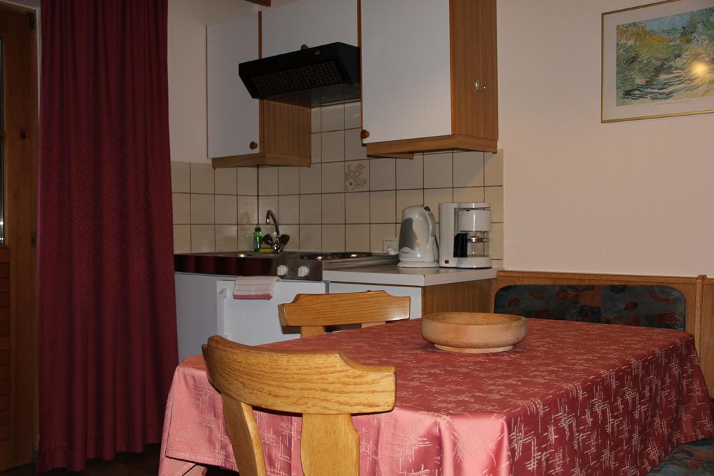דירות סנט לאונרד אים פיצטל Haus Puit Mandarfen Pitztal חדר תמונה